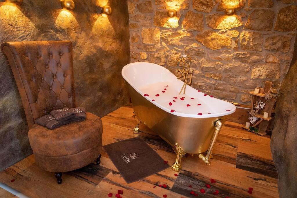 Chalet Vitaspa - Whirlpool & Sauna Privatspa เพกนิทซ์ ภายนอก รูปภาพ