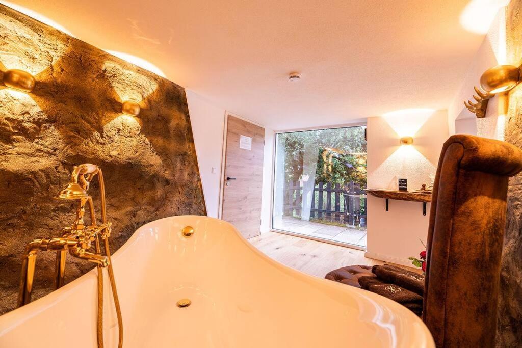 Chalet Vitaspa - Whirlpool & Sauna Privatspa เพกนิทซ์ ภายนอก รูปภาพ