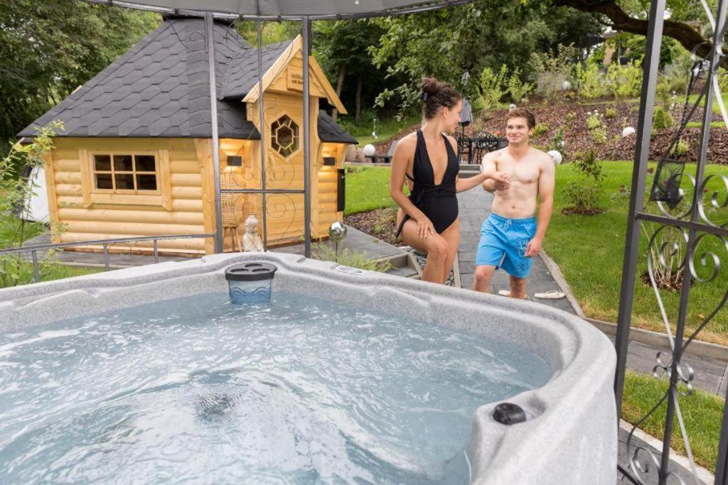 Chalet Vitaspa - Whirlpool & Sauna Privatspa เพกนิทซ์ ภายนอก รูปภาพ
